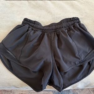 Lululemon hottie hot low rise shorts